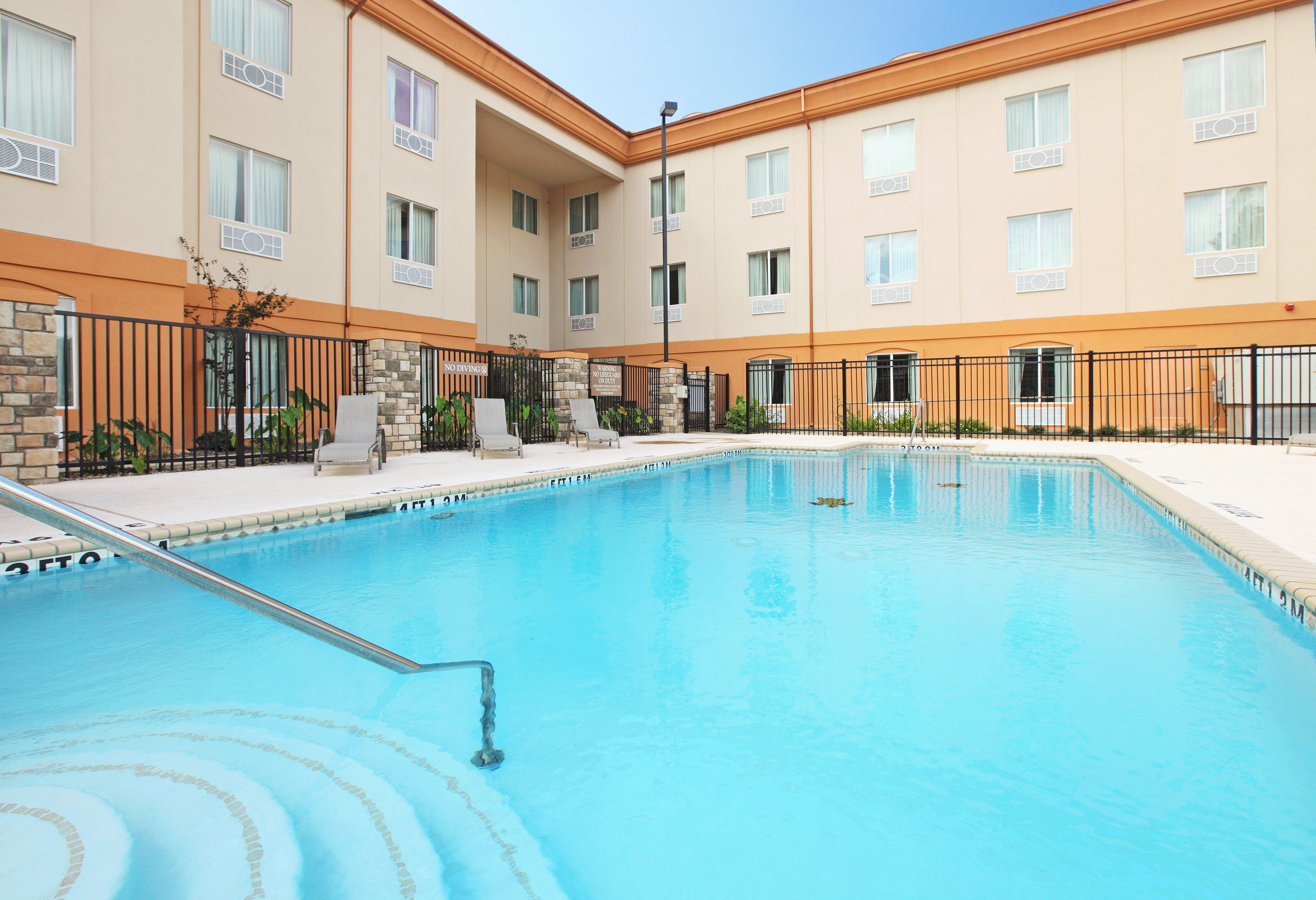 Holiday Inn Express Hotel & Suites Marshall By Ihg Eksteriør billede