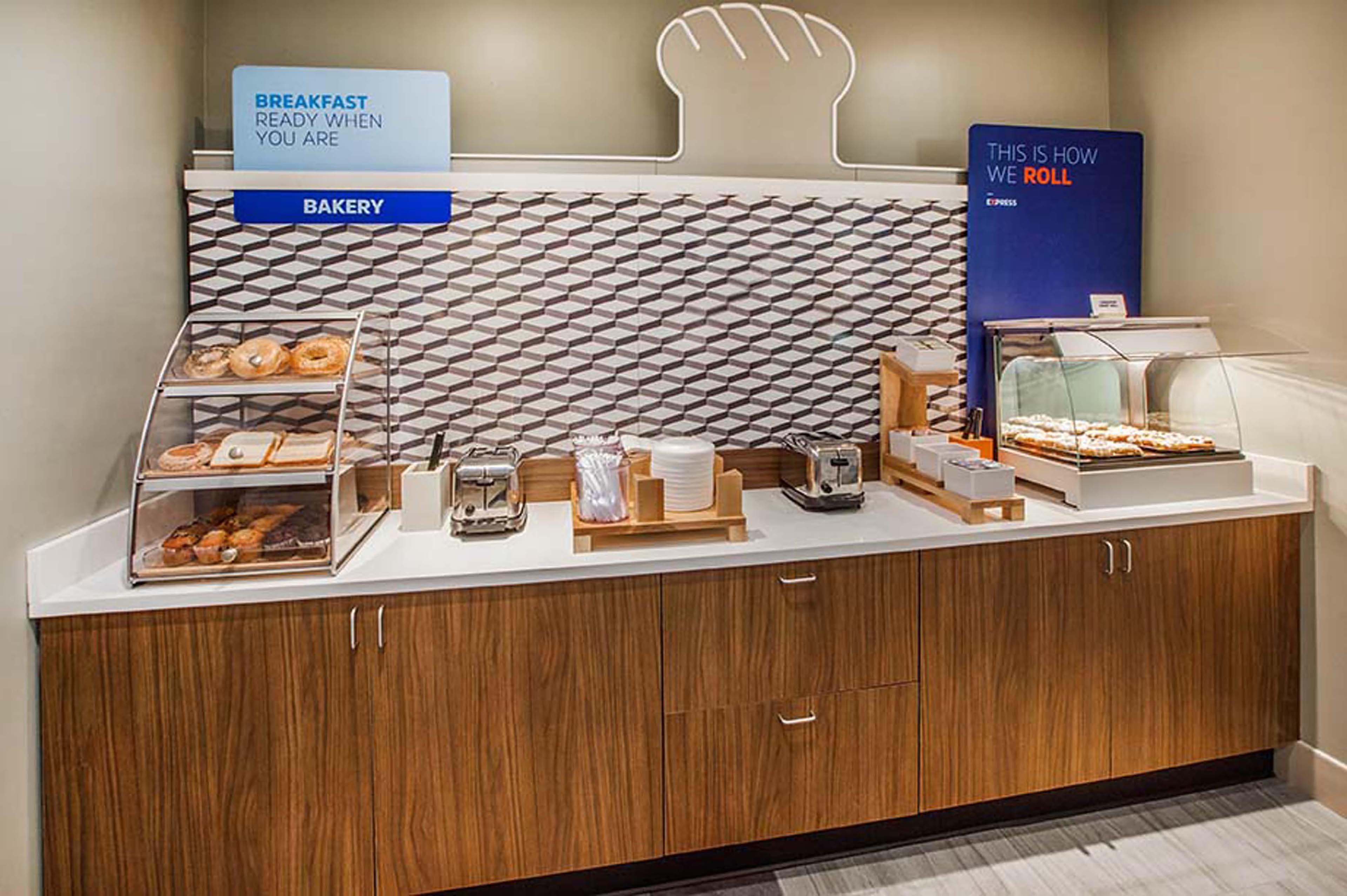 Holiday Inn Express Hotel & Suites Marshall By Ihg Eksteriør billede