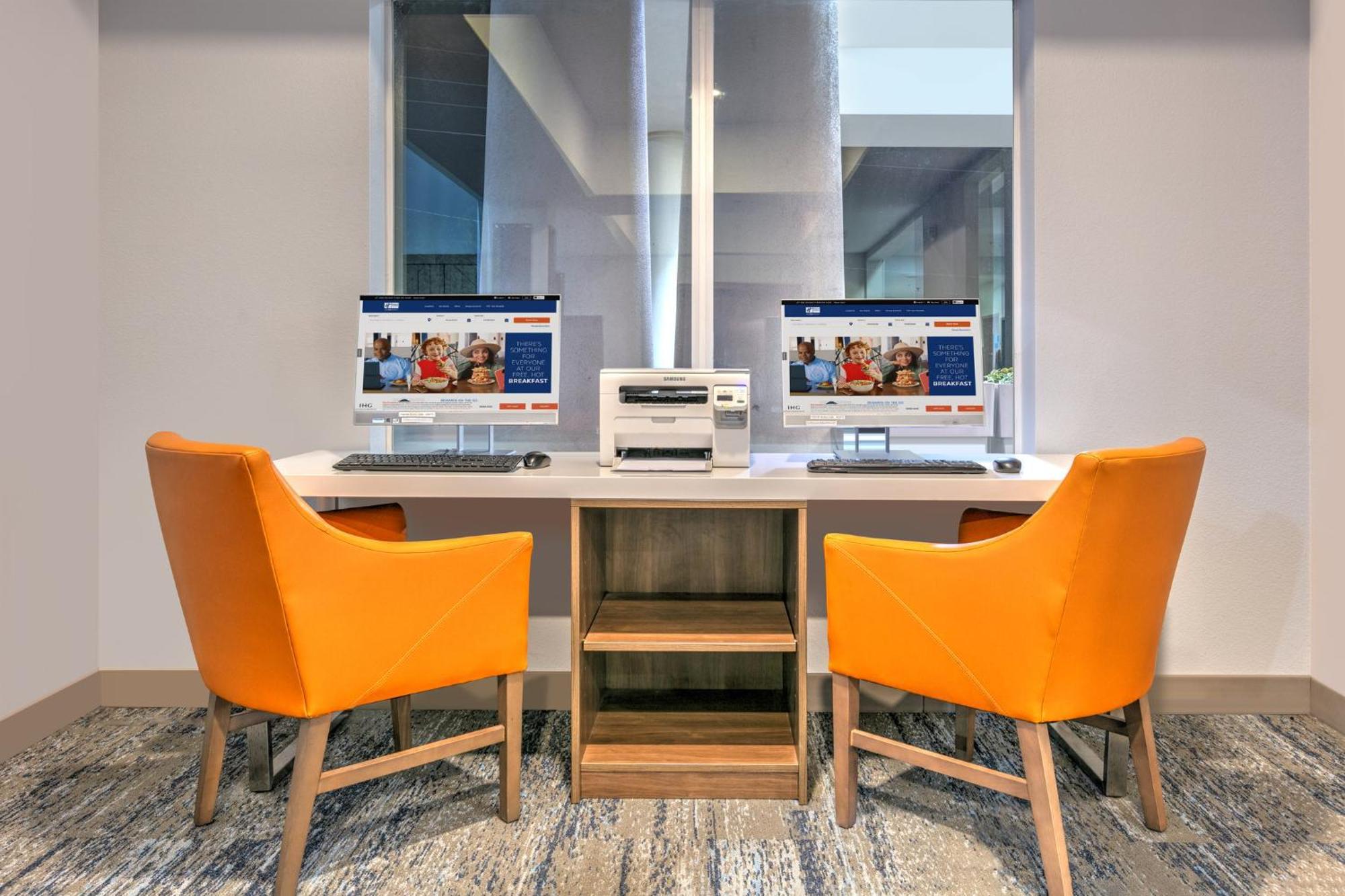 Holiday Inn Express Hotel & Suites Marshall By Ihg Eksteriør billede