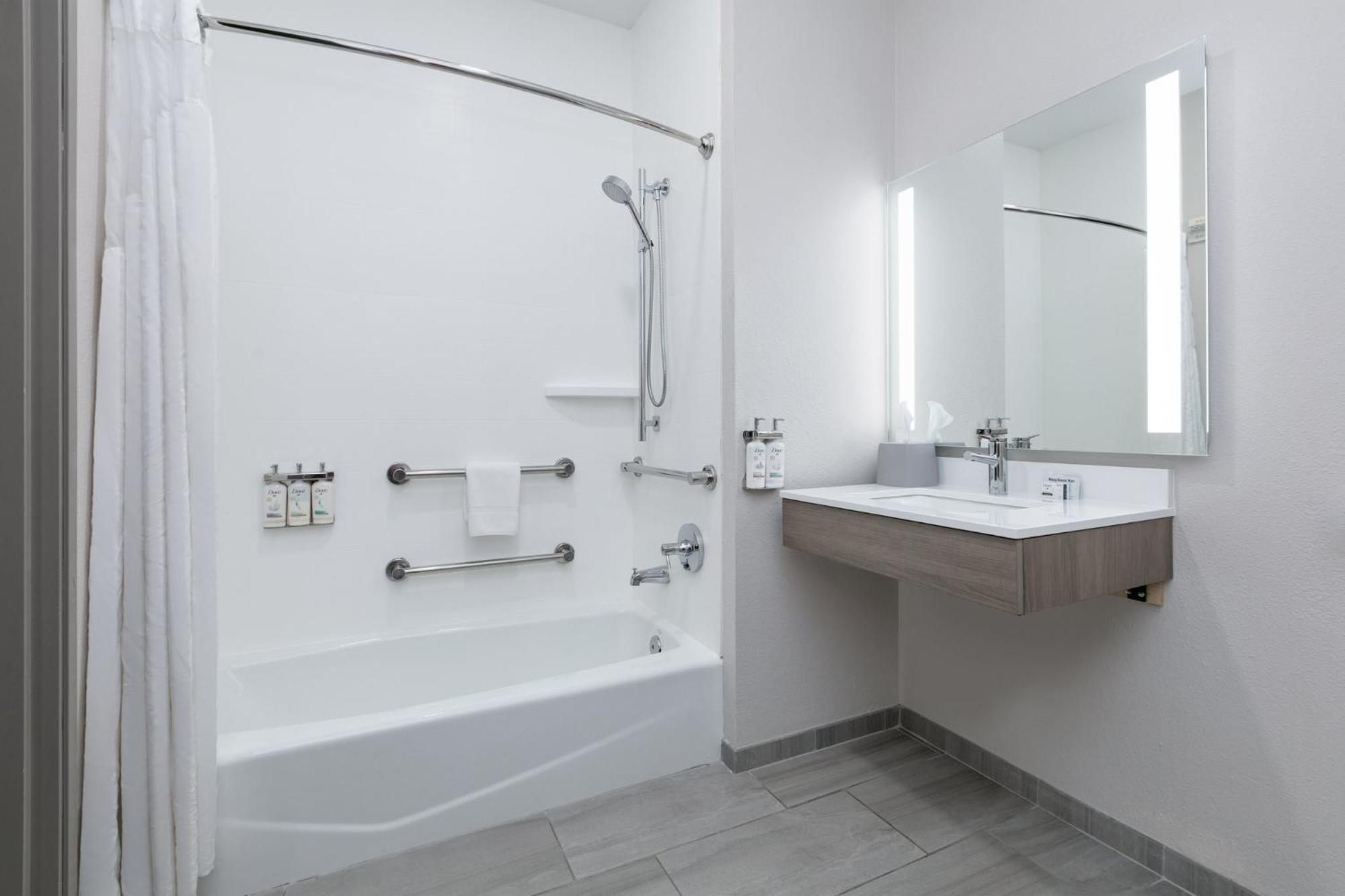Holiday Inn Express Hotel & Suites Marshall By Ihg Eksteriør billede