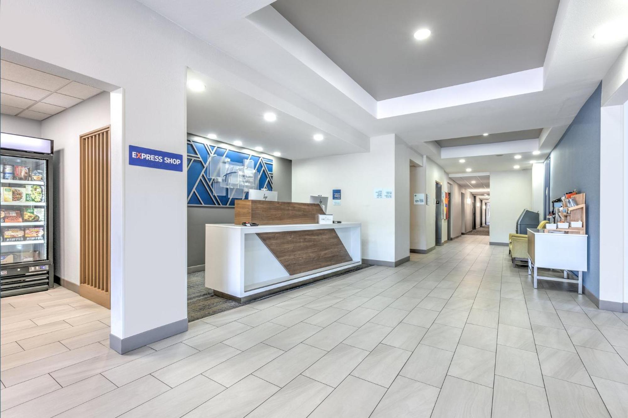 Holiday Inn Express Hotel & Suites Marshall By Ihg Eksteriør billede