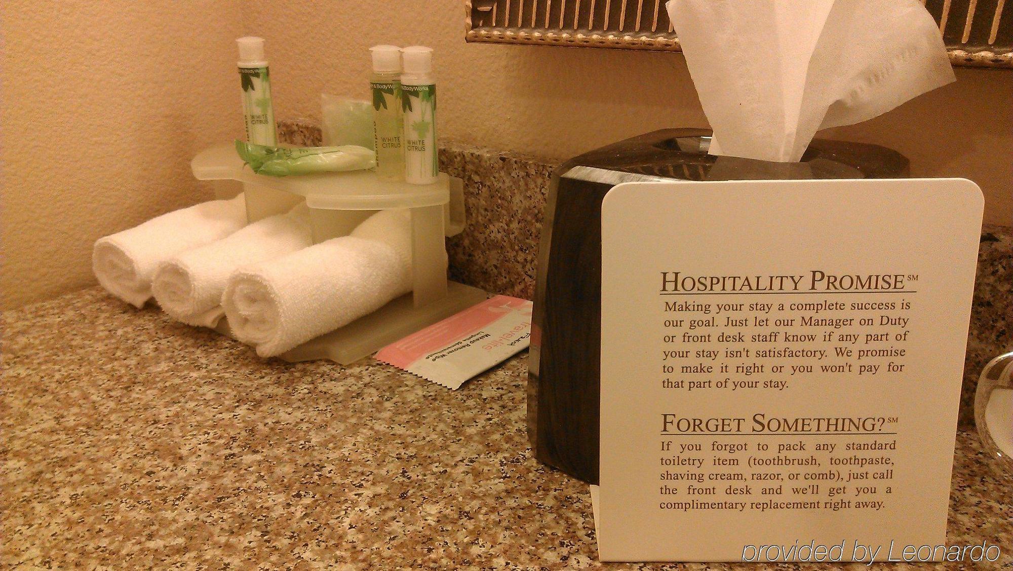 Holiday Inn Express Hotel & Suites Marshall By Ihg Eksteriør billede