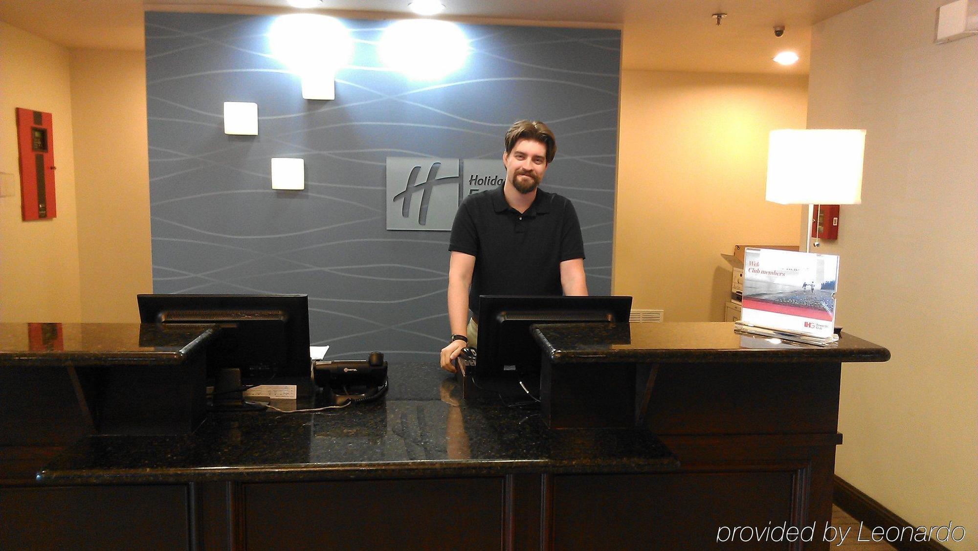 Holiday Inn Express Hotel & Suites Marshall By Ihg Eksteriør billede